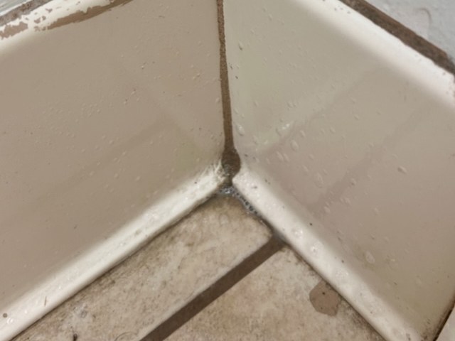 Level 3 — Heavy Cleaning: Noticeable dust, grime, soap scum.