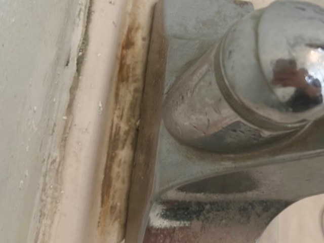 Level 4 — Very Heavy Cleaning: Significant buildup requiring additional work.